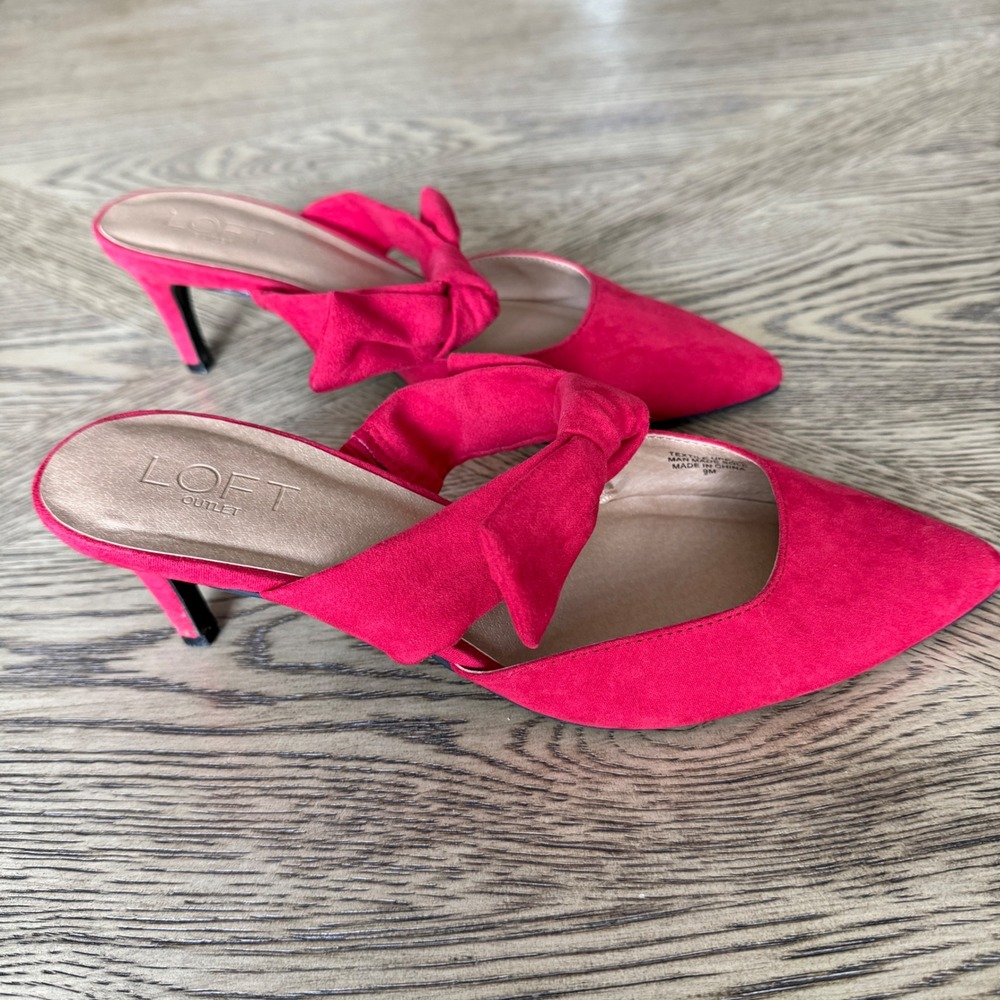 Loft Outlet Red Faux Suede Bow Pointed Toe Mule Kitten Heels Size 9M Slip On - Picture 2 of 8